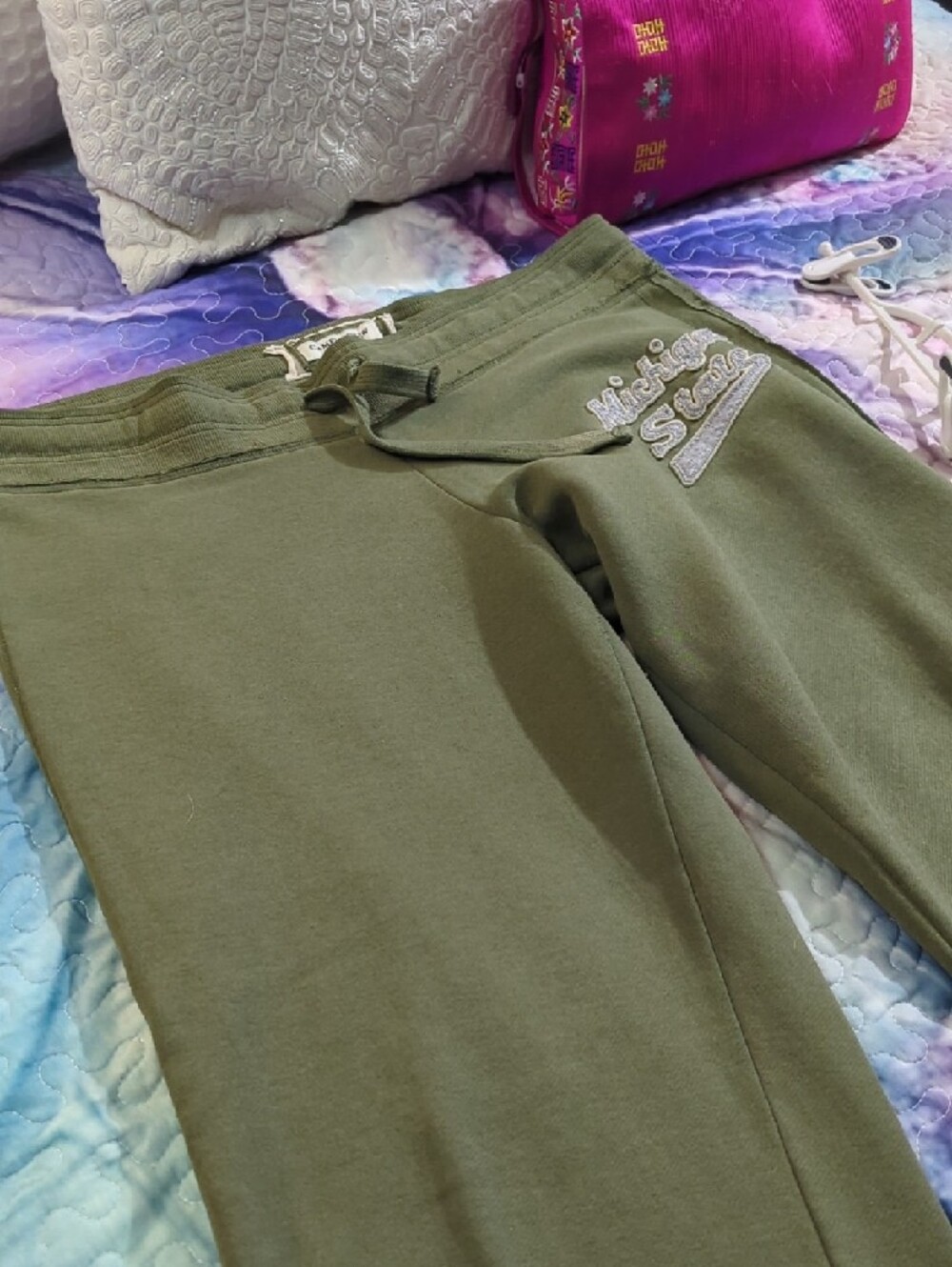 Campus Crew Michigan State Olive Green Jogger Sweatpants – Women’s Large - Picture 4 of 16